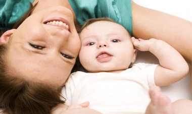 Uzmanlar Bebekle Ten Tene Teması Öneriyor! Peki Ten Tene Temas Neden Önemli?