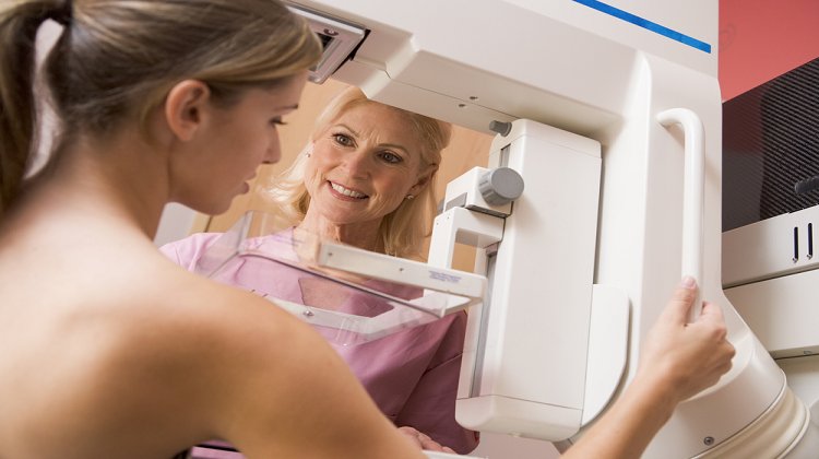75 Yaş Üstü Meme Kanseri Geçirmiş Kişiler Mamografi Çektirmeyebilir
