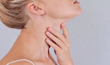 Nefesinizdeki Koku Gırtlak Kanseri Belirtisi Olabilir Mi?