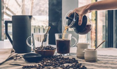 Aşırı Kahve Tüketimi Beyin Hacmini Azaltıyor