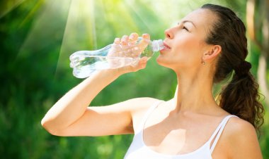 Maske, Sıcak ve Nemin Yıprattığı Cildinize İyi Gelecek 10 İpucu