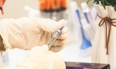 Moderna Aşısının Üçüncü Dozu Yetişkinlerde Kullanılabilecek