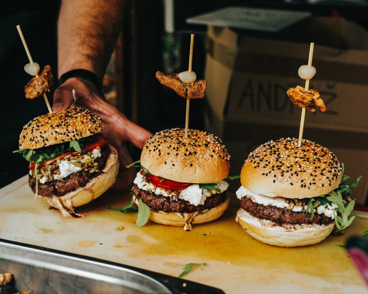 Fast-food Ürünlerinde Bilinmeyen Tehlike:  Kısırlığa ve Kansere Yol Açıyor