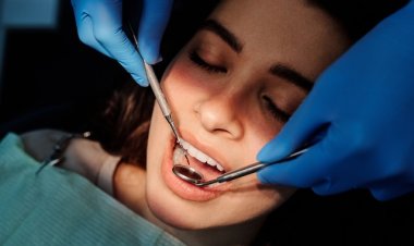 Diş Beyazlatma İşlemini Kimler Yaptırabilir?