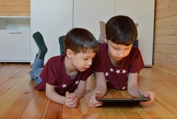 Akıllı Cihazlar Çocuklarda Uykusuzluk ve Hiperaktiviteyi Artırıyor