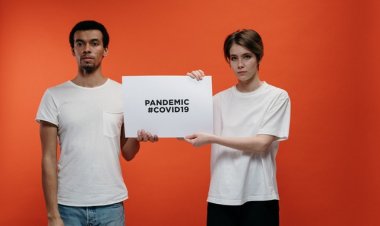 Bilim İnsanı: Covid-19 Omicron Sayesinde 2 Ay İçinde Bitebilir