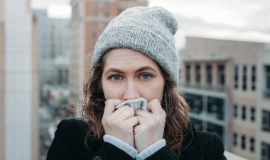 Sürekli Üşüyorum Diyorsanız Dikkat: Sebebi Bu Hastalıklar Olabilir