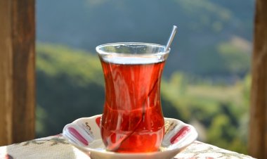 Siyah Çayın Yeni Faydası Ortaya Çıktı:  Yüksek Tansiyonu Düşürüyor