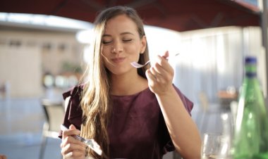 Yutkunma Zorluğu Ve Boğazda Kalma Hissi Akalazya Hastalığı Belirtisi