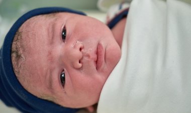 Ebeveynler Dikkat: Kundak Yapmak Kalça Çıkıklığına Neden Oluyor