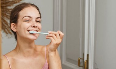 Sağlıklı Dişlere Sahip Olmak İçin Uzmanından Ağız Bakımı Önerileri