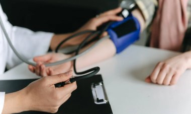 Ani Tansiyon Yüksekliğine Dikkat: Bu Belirtilerle Ortaya Çıkıyor