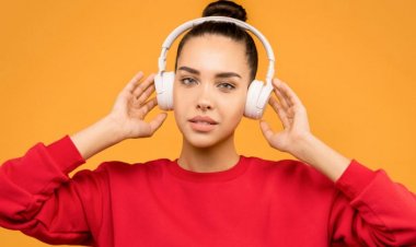 Kulaklıkla Müzik Dinlemek İşitme Kaybına Neden Olabilir!