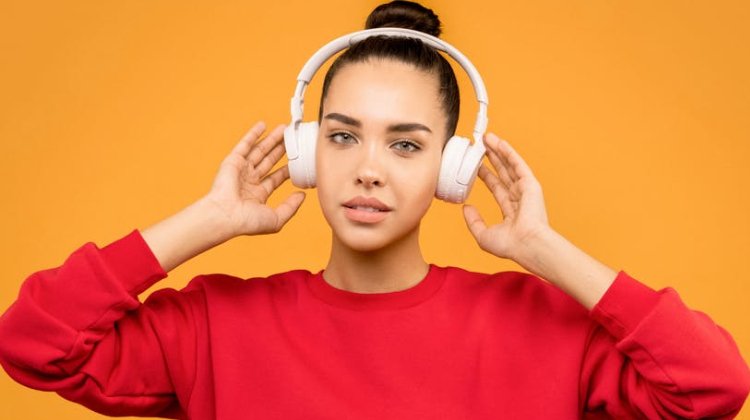 Kulaklıkla Müzik Dinlemek İşitme Kaybına Neden Olabilir!