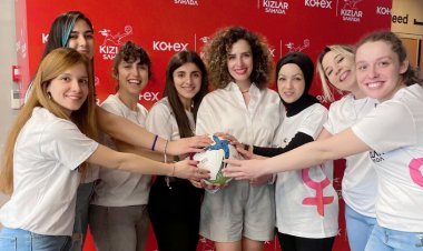 Kotex ve Kızlar Sahada Kadın Futbolu İçin El Ele