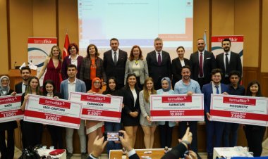Farmafikir 5 İnovasyon ve Fikir Yarışması Ödülleri Verildi
