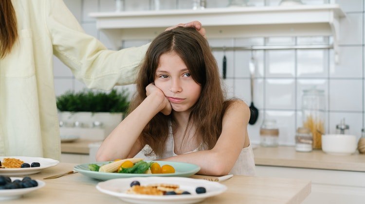 Aşırı Yemek Seçen Çocuklar İçin Uygulayabileceğiniz Yöntemler