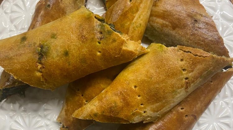 Glutensiz Ispanaklı El Açması Börek Tarifi