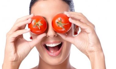 Cildinizi Hem Nemlendirip Hem de Parlatan Mucizevi Maske