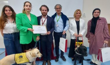 Bezmiâlem'den 'Rehber Köpeklerle Engelleri Aşın' Etkinliği