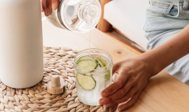 Su İçemeyenler İçin 3 Aromalı Detoks Suyu Önerisi