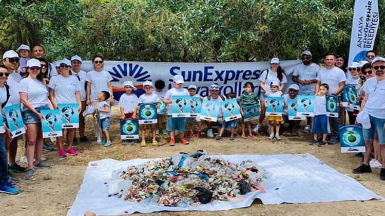 SunExpress’ten Dünya Çevre Günü’nde Kıyı Temizleme Etkinliği