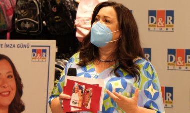 Rasim Öztekin ile Geçen 20 Yıllık Aşkın Hikâyesi Kitapseverlerle Buluştu