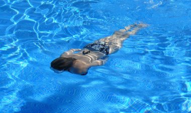 Havuzlardan Gelen Bu Tehlikelere Dikkat! Bu Hastalıklar Havuzdan Bulaşabilir