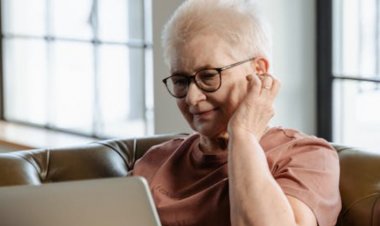 İşitme Kaybı Alzheimer'ı Hızlandırıyor!