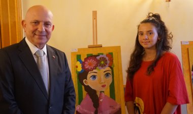 ‘Hastanede Çocuk Olmak’ Resim ve Fotoğraf Sergisi Açıldı