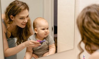 Bebeklerde Diş Ne Zaman Fırçalanmalı?