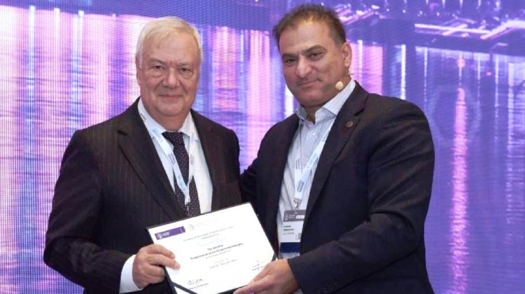 Türk Beyin Cerrahına Uluslararası Üstün Hizmet Ödülü