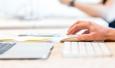 El Bileğindeki Geçmeyen Ağrıya Dikkat! Ganglion Kisti İşareti Olabilir