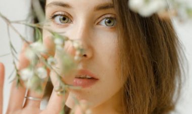 Kişiye Özel Yüz Estetiği Uygulamaları ile Doğal Gençlik Mümkün