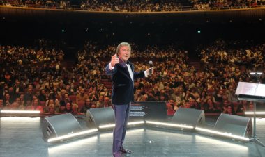 Erol Evgin Şarkılarını 'Geleceğin Hekimleri' İçin Söyledi