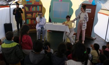 Berko Çocuk Tiyatrosu Depremzede Çocukları Güldürdü