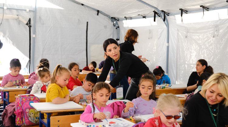 Depremzede Çocuklara Sanat Terapisi