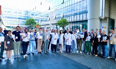 Uzmanlar Bacak Damar Tıkanıklığı Tedavilerini Tartıştı