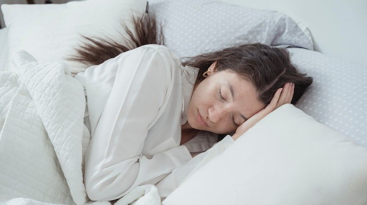 Skolyoz Hastası Nasıl Yatakta Yatmalı?