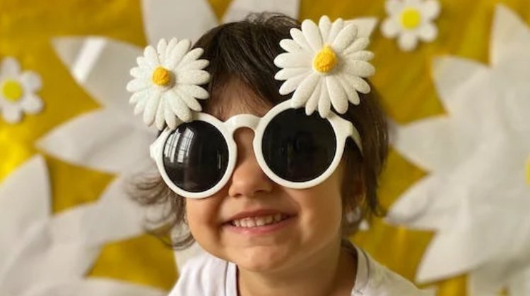 Güneş Gözlüğü Modası Çocukların Göz Sağlığını Tehdit Ediyor!
