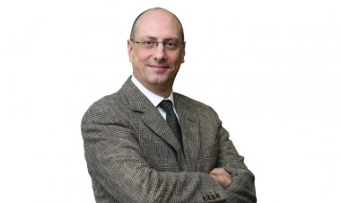 TRPharm’ın Yeni Satış ve Pazarlama Direktörü Batuhan Özenç Oldu