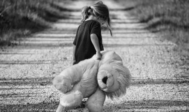 Çocuklarda Cinsel İstismarın İzleri Hayat Boyu Kalıyor!